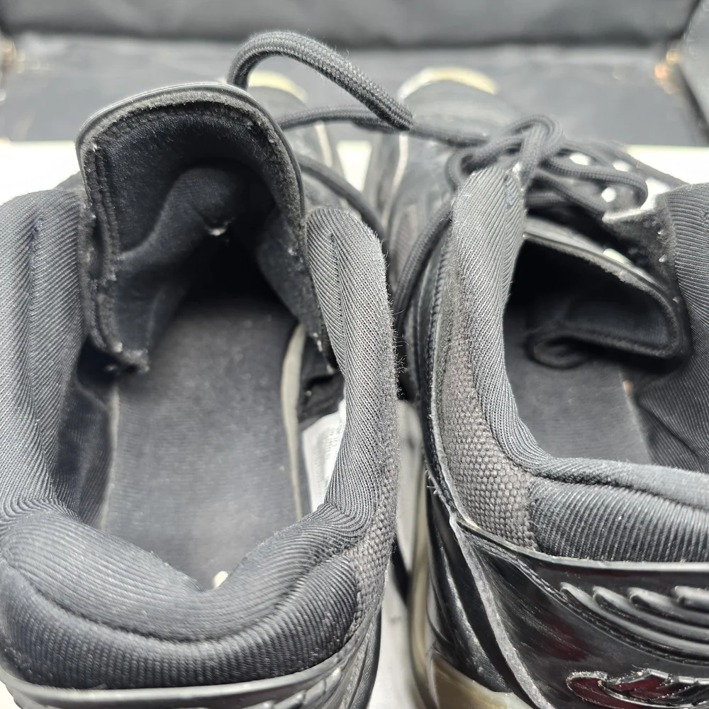 Nike stylish black
